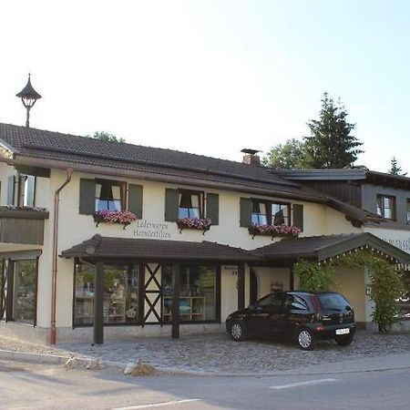 Gaestehaus Sattlerhof 베르나우암히엠지 외부 사진