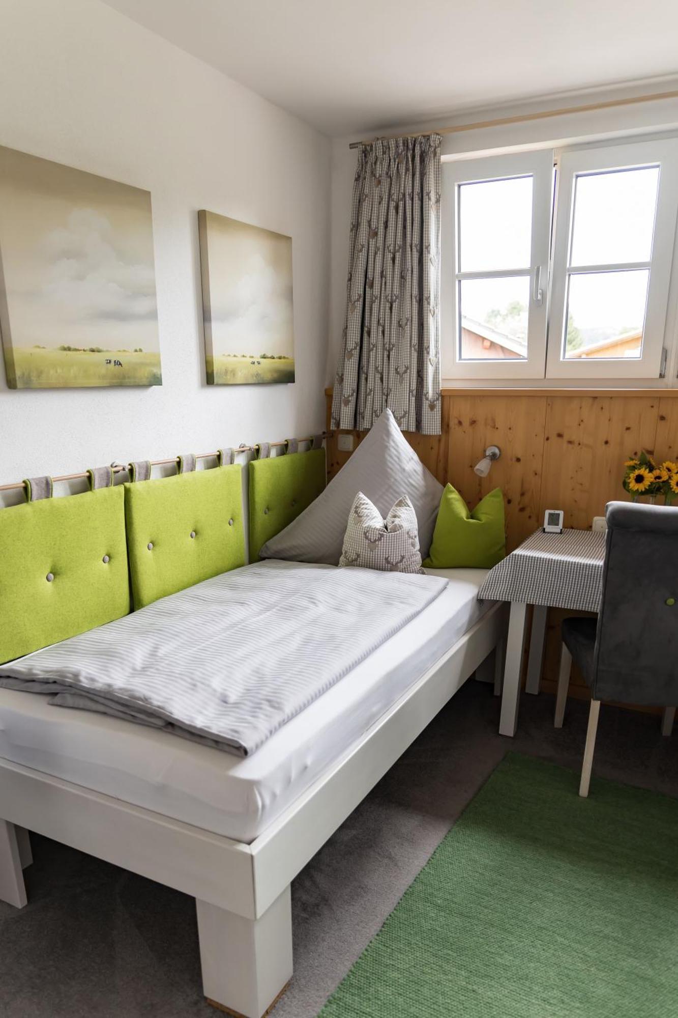 Gaestehaus Sattlerhof 베르나우암히엠지 외부 사진